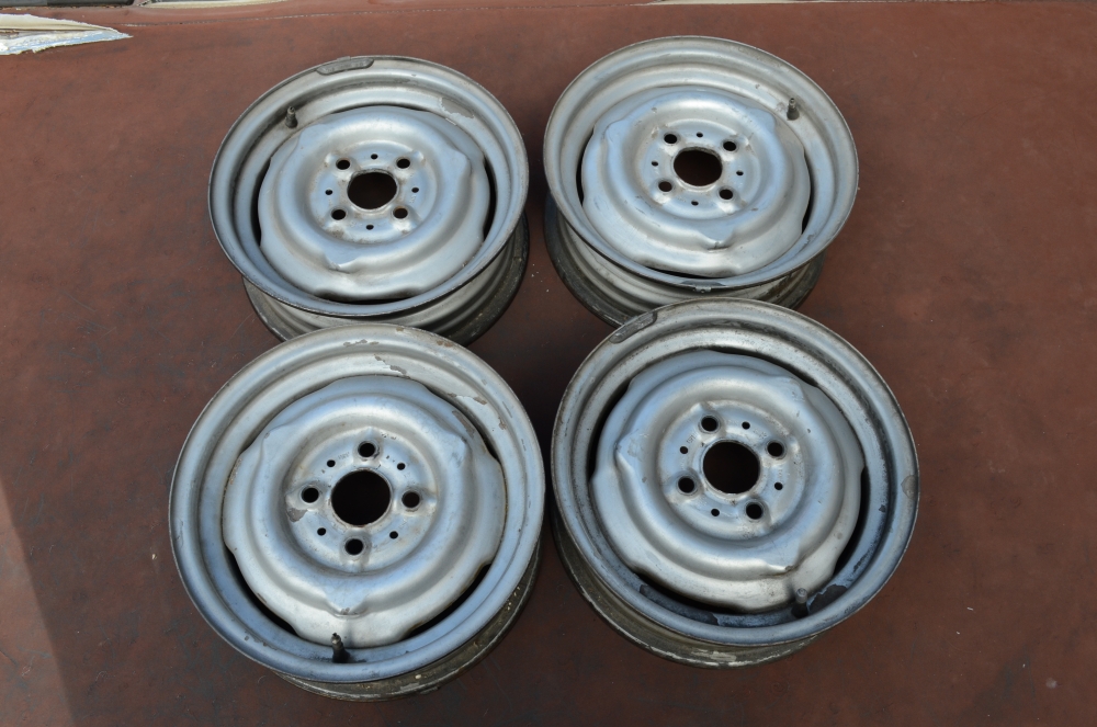 Set of 13 inch steel wheels Parts For Sale BMW 2002 FAQ